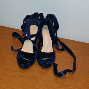 Blue velvet tie heels size 7.5 USA
